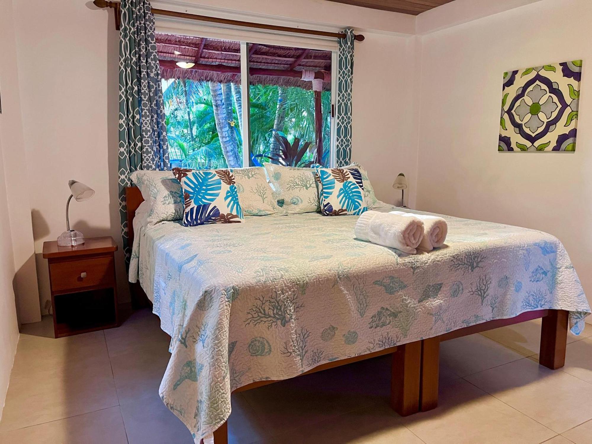 Palmetto Garden Cottage Caye Caulker Esterno foto